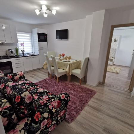 Apartament Gold Luxury Тыргу-Окна Экстерьер фото