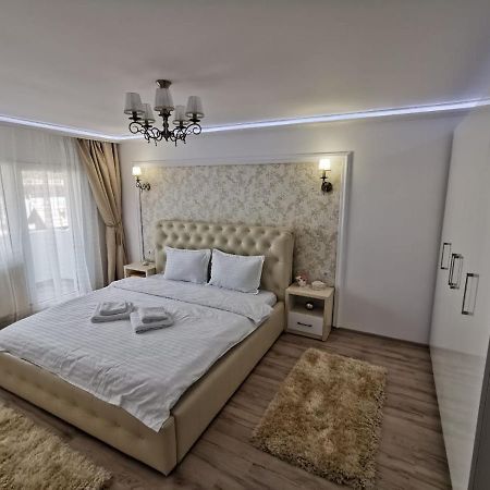 Apartament Gold Luxury Тыргу-Окна Экстерьер фото