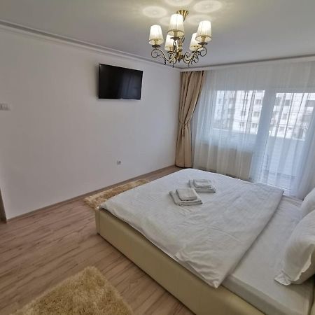 Apartament Gold Luxury Тыргу-Окна Экстерьер фото