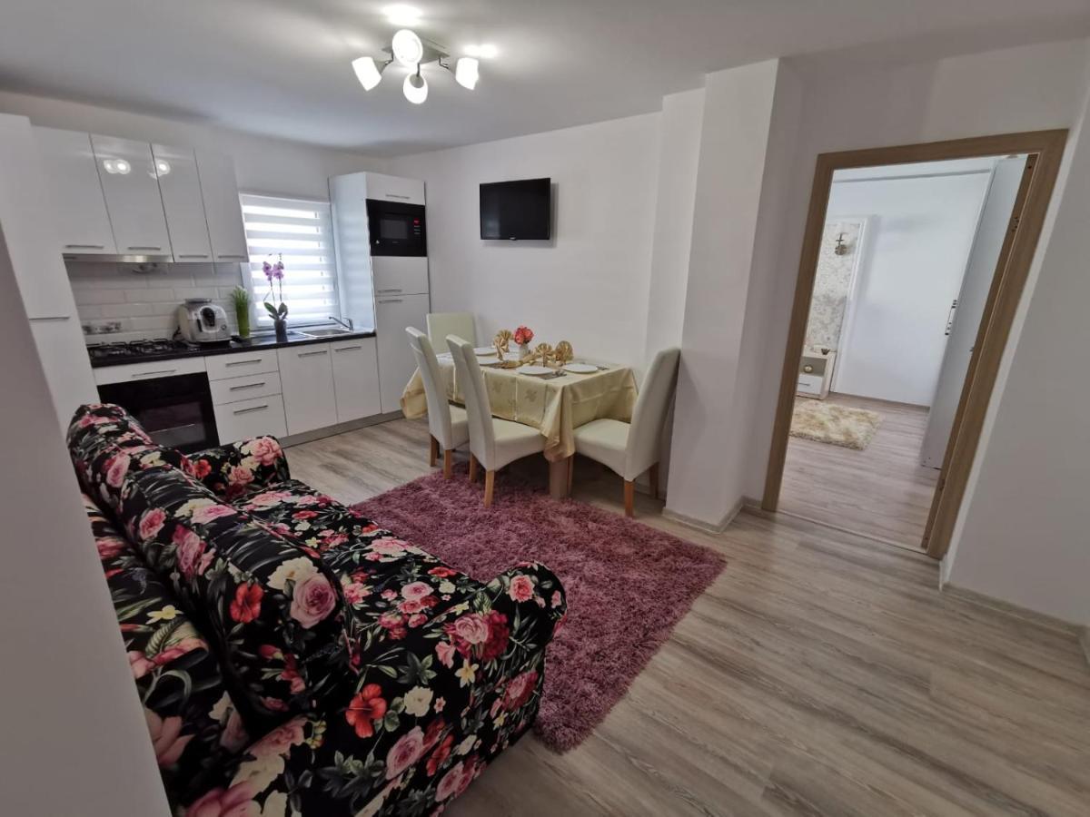Apartament Gold Luxury Тыргу-Окна Экстерьер фото