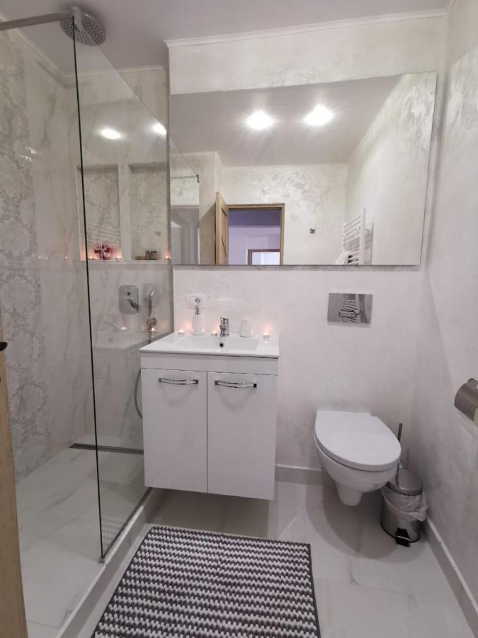 Apartament Gold Luxury Тыргу-Окна Экстерьер фото