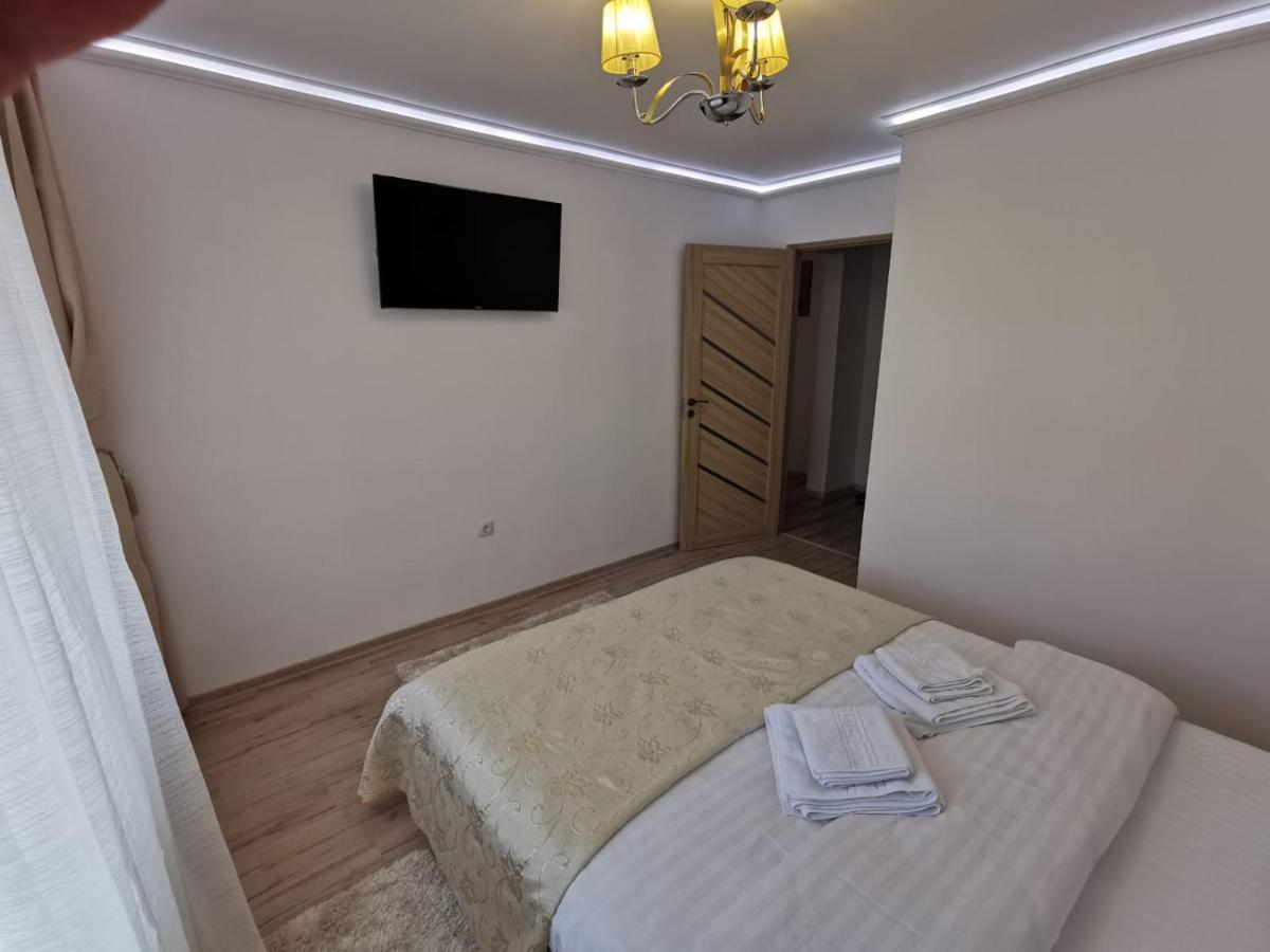 Apartament Gold Luxury Тыргу-Окна Экстерьер фото