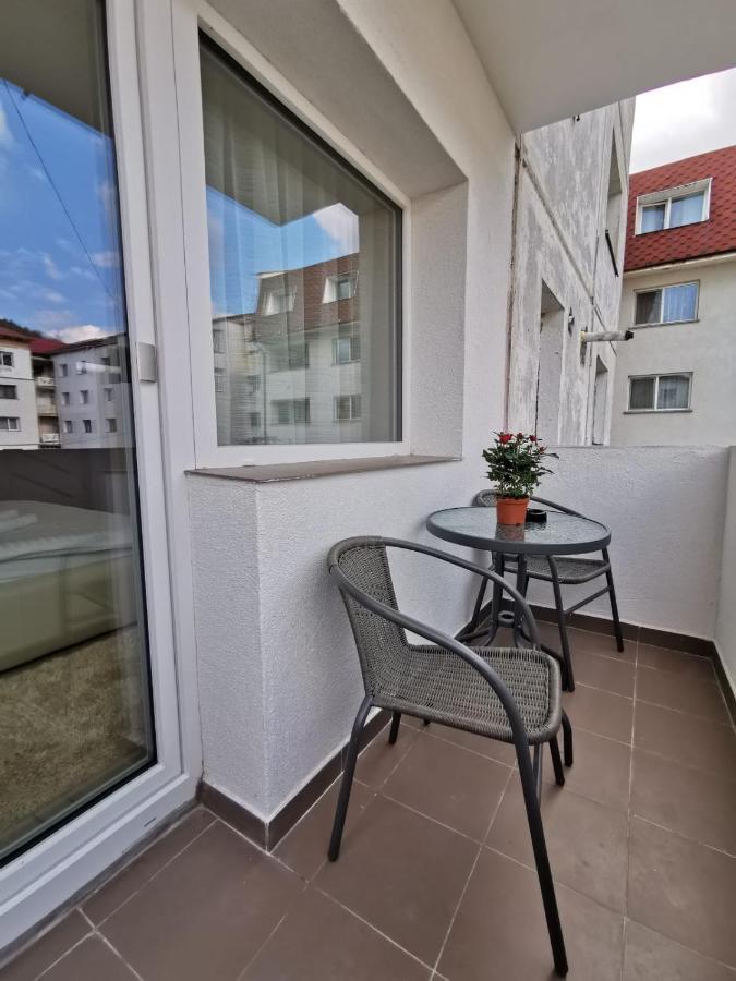 Apartament Gold Luxury Тыргу-Окна Экстерьер фото