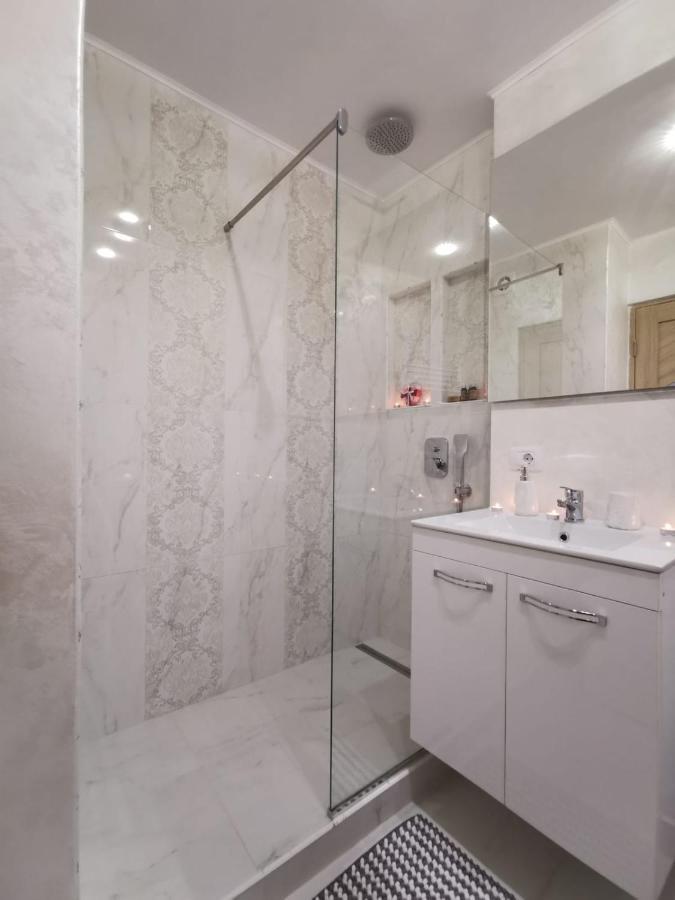 Apartament Gold Luxury Тыргу-Окна Экстерьер фото