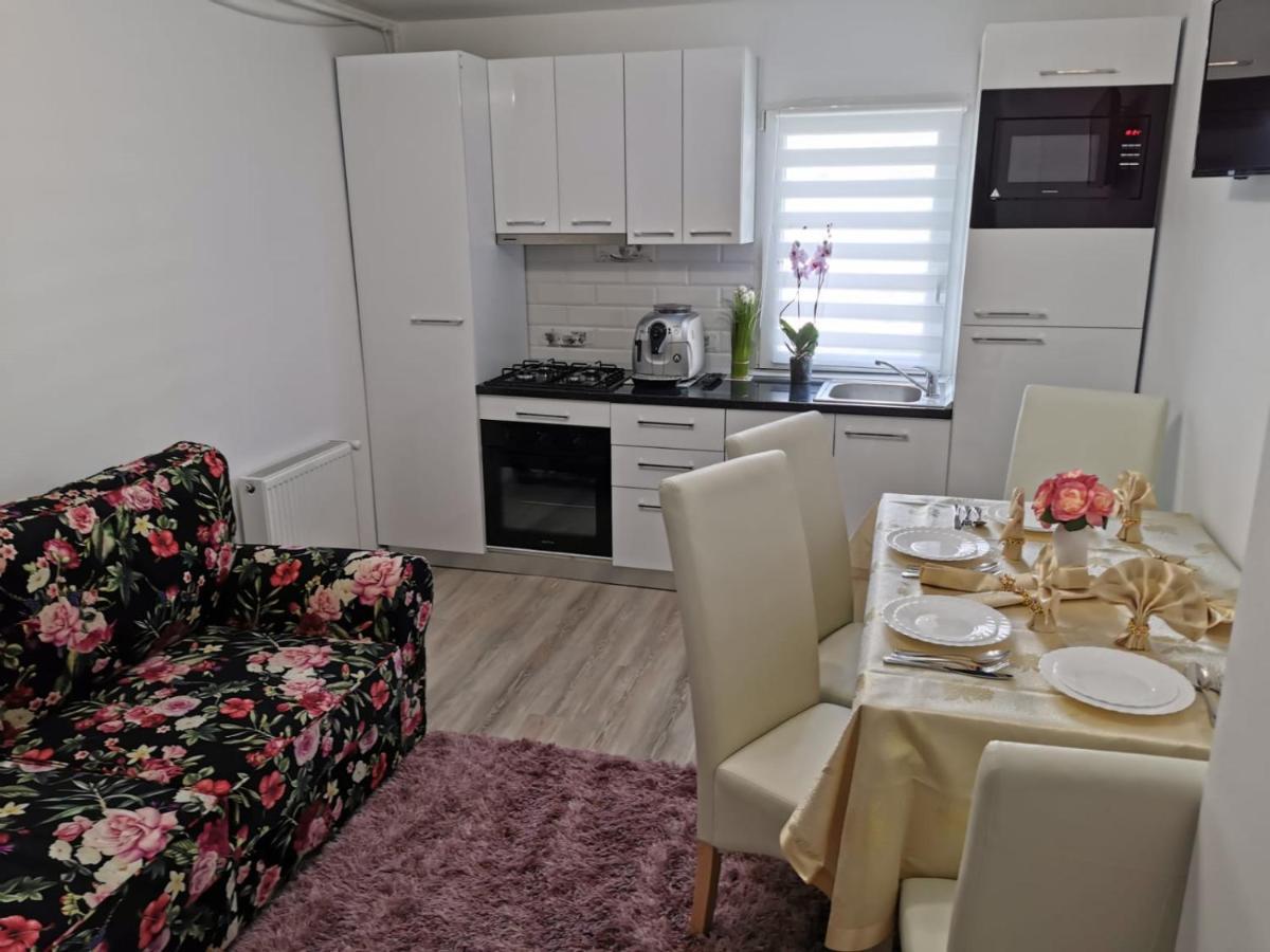 Apartament Gold Luxury Тыргу-Окна Экстерьер фото